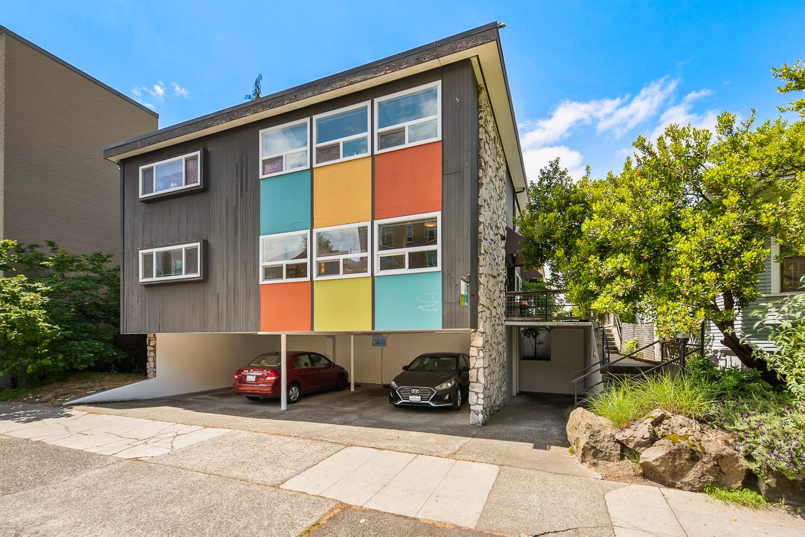 Seattle Apartment: 515 Bellevue Ave. E.