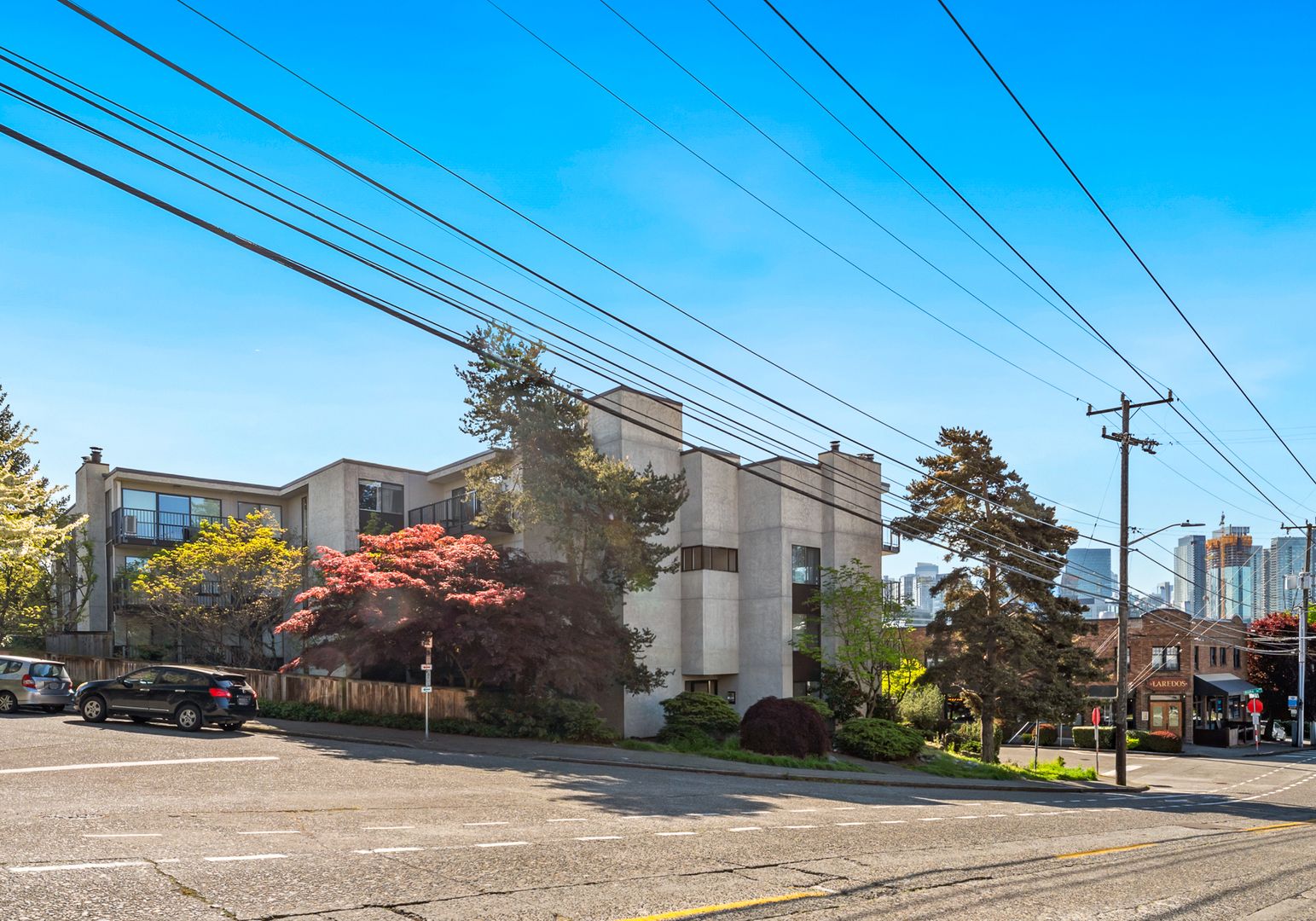 Seattle Condo: 550 Aloha St #101