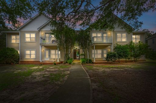 Charming & Convenient 2-Bedroom Condo in the Heart of Niceville – Ground Floor Unit