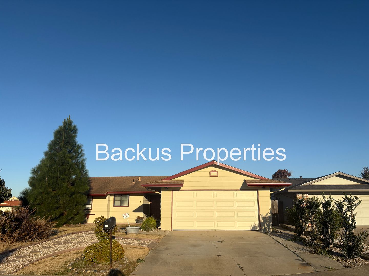 Salinas House: 1 Van Ness Cir