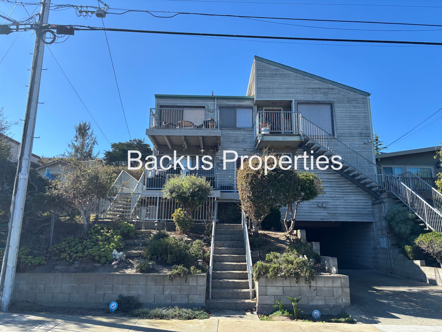 Monterey Apartment: 529 Laine St.