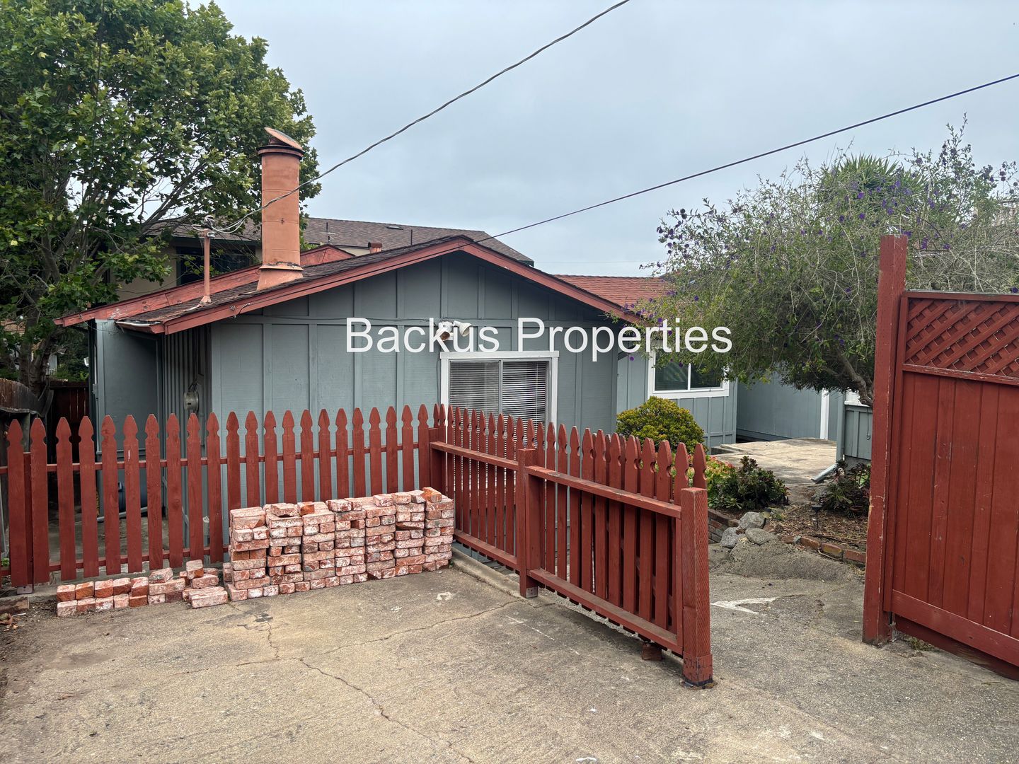 Monterey House: 774 Archer St