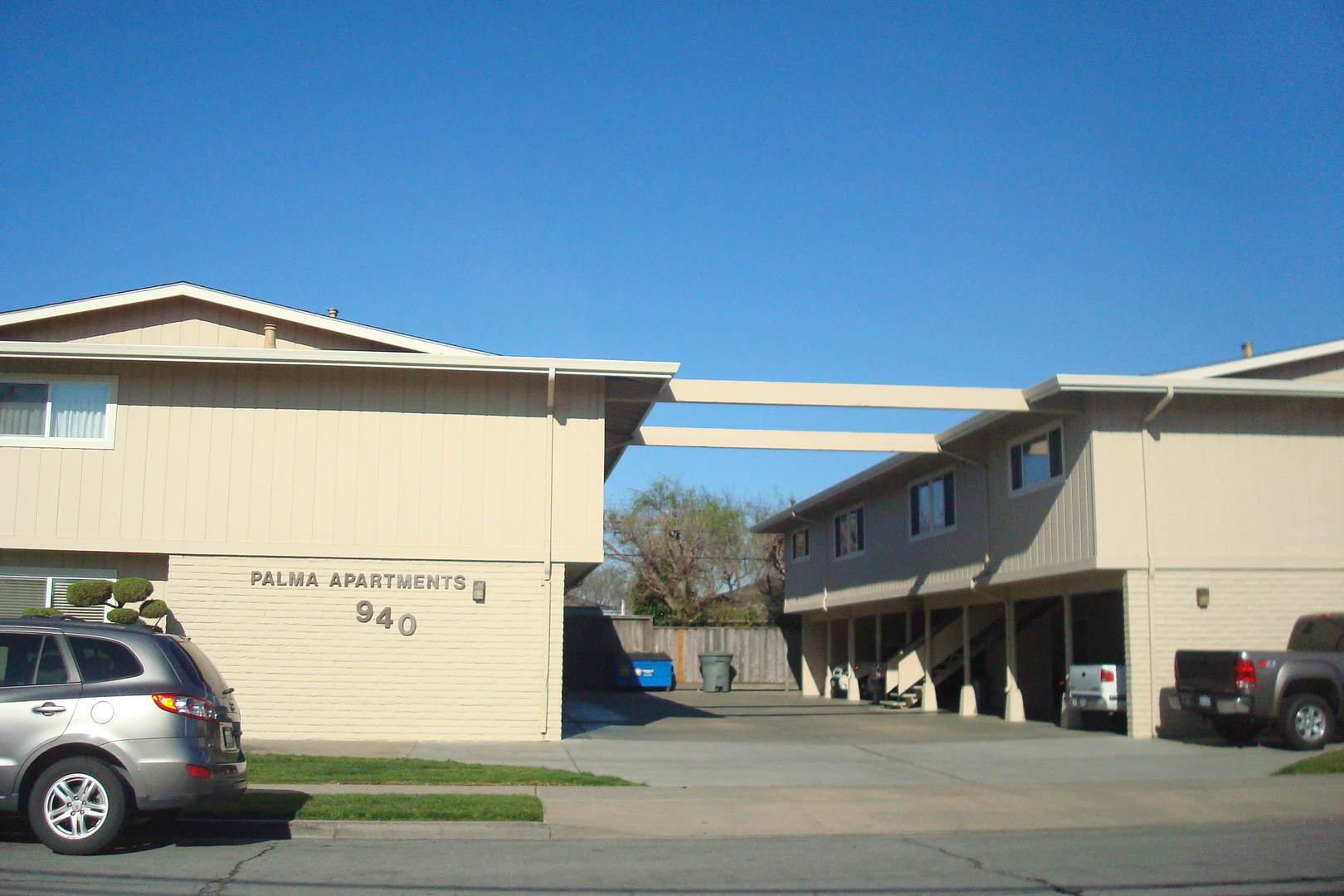 Salinas Apartment: 940 Iverson St.