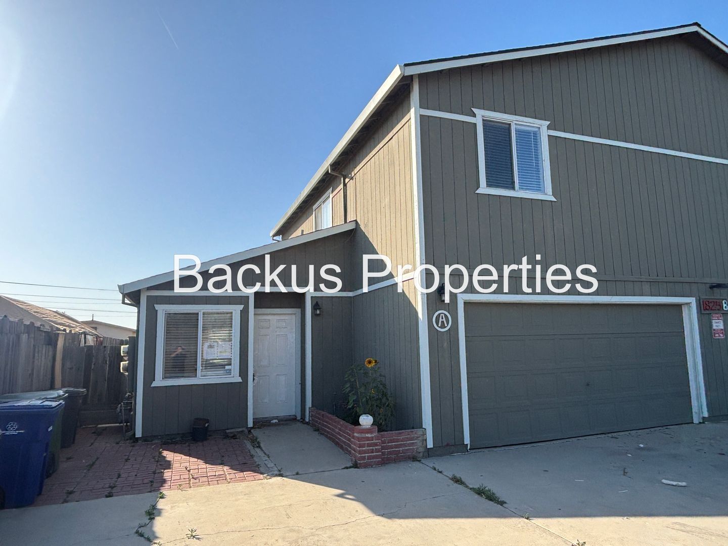 Soledad Multiplex: 1825 Palm Unit A