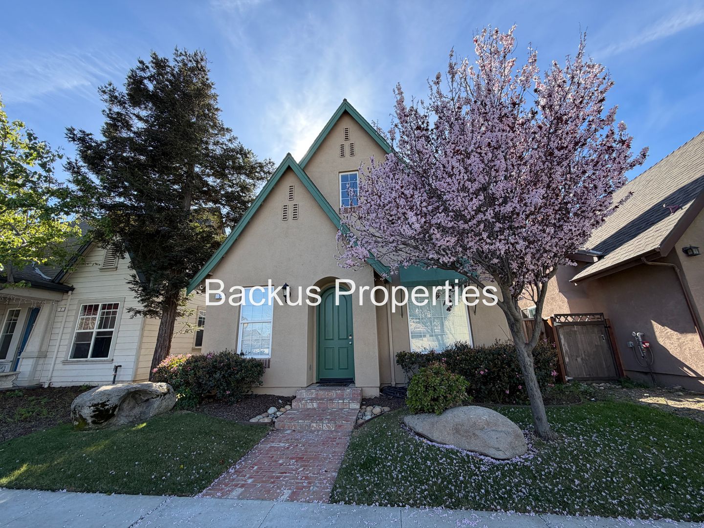 Greenfield House: 5 Moreno St