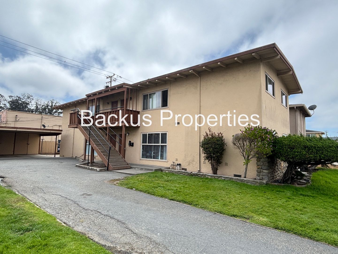 Salinas Apartment: 922 Lupin Dr