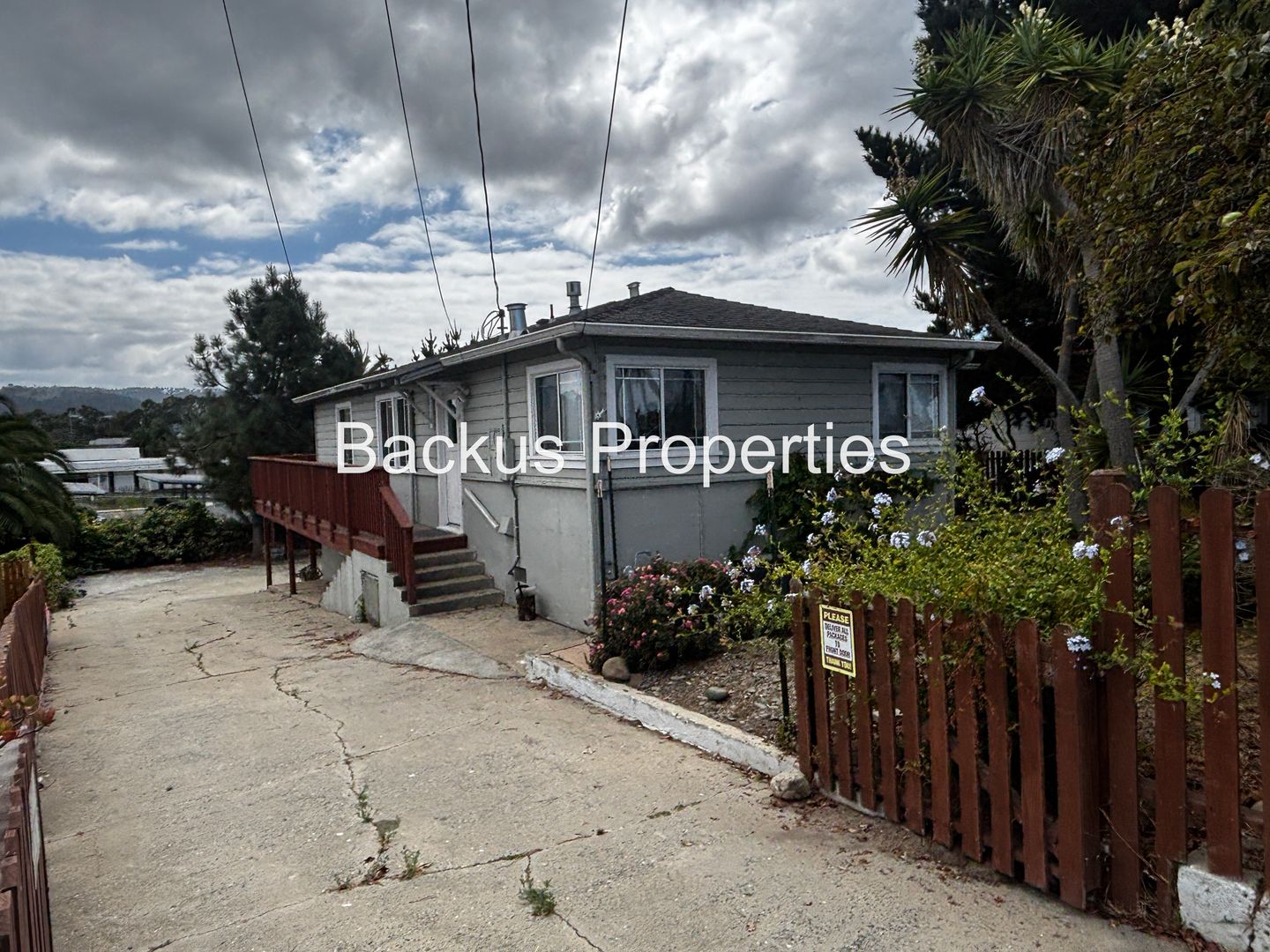 Seaside House: 550 Trinity Ave