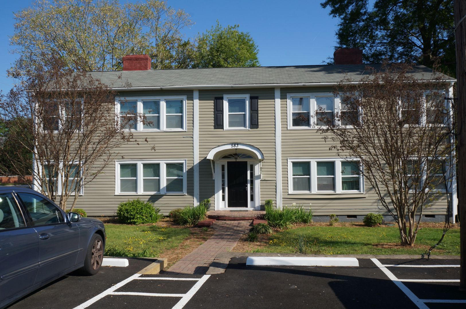 Marietta Apartment: 583 Colonial Circle