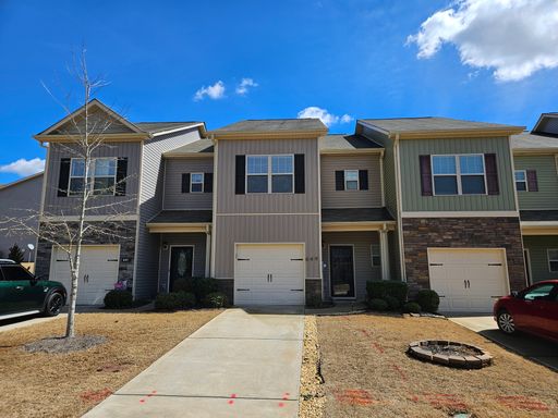 Nice 3 bed 2.5 bath Townhouse located in Acworth
