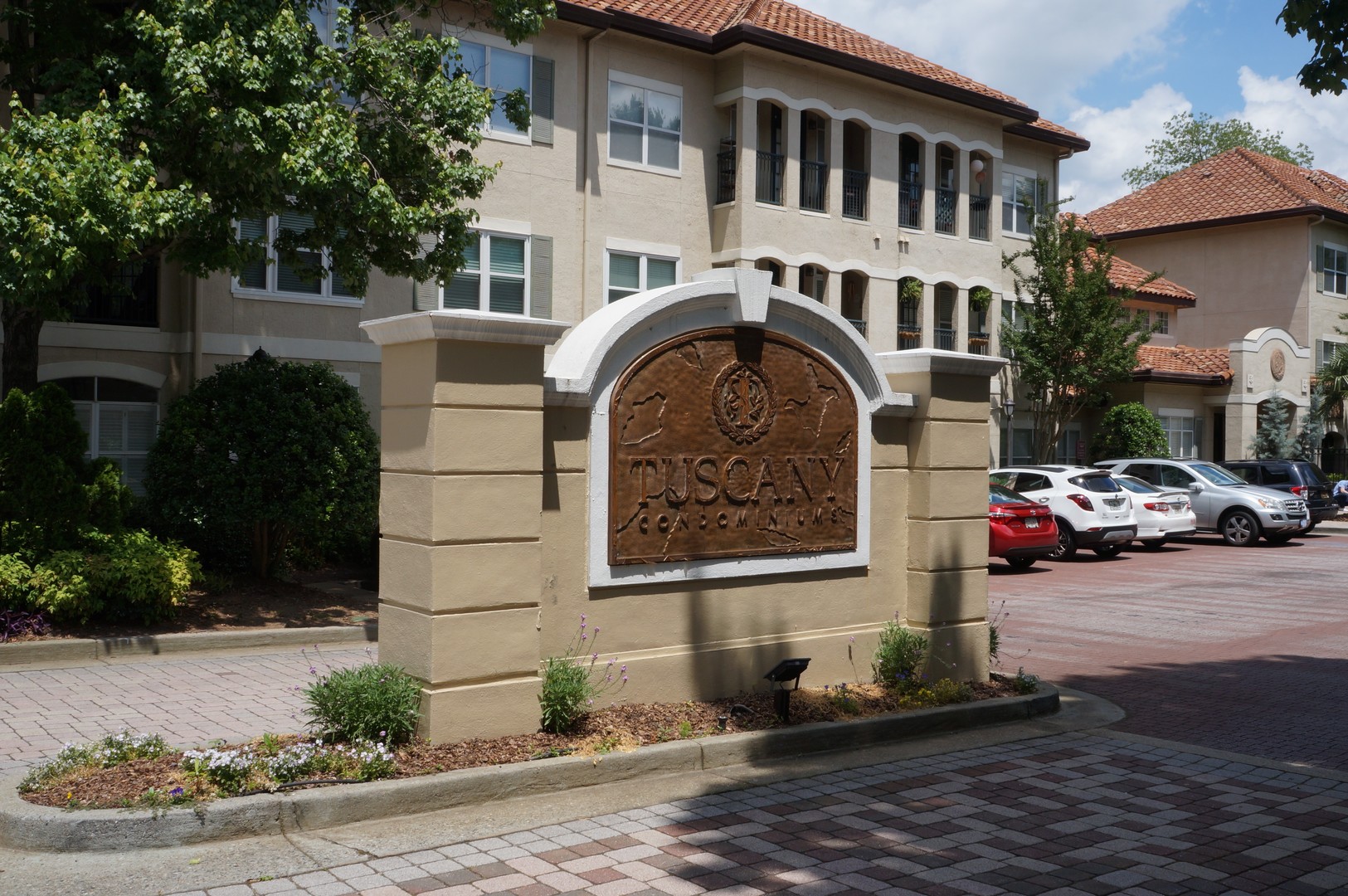 Atlanta House: 955 Juniper Street