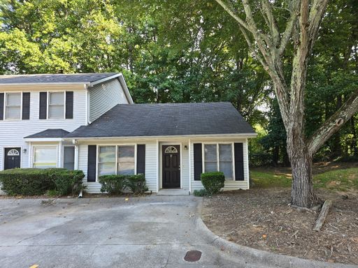 Rare 2 bed 2 bath 1 level end unit located in Marietta – photo 1