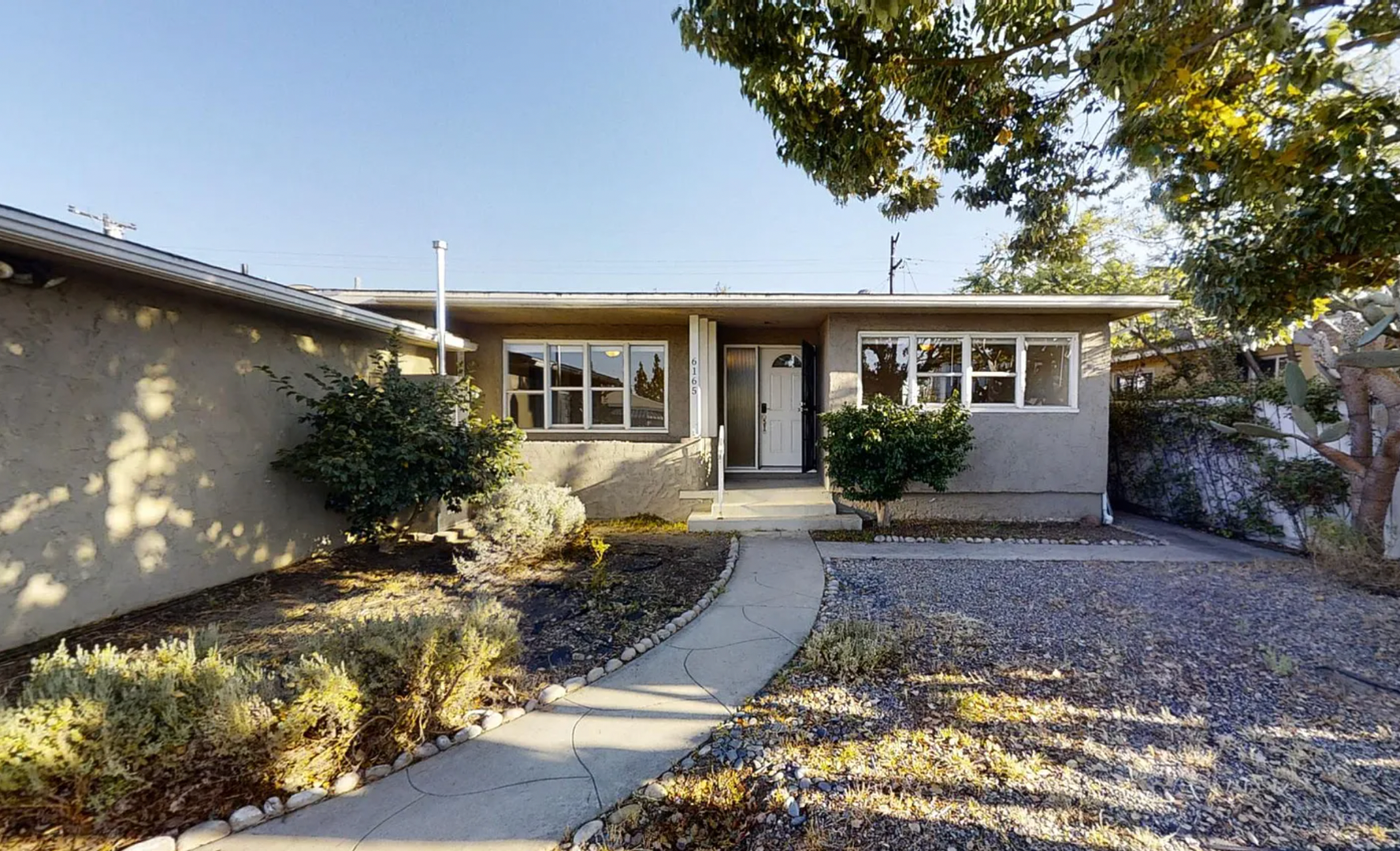 San Diego House: 6165 Mary Lane Dr
