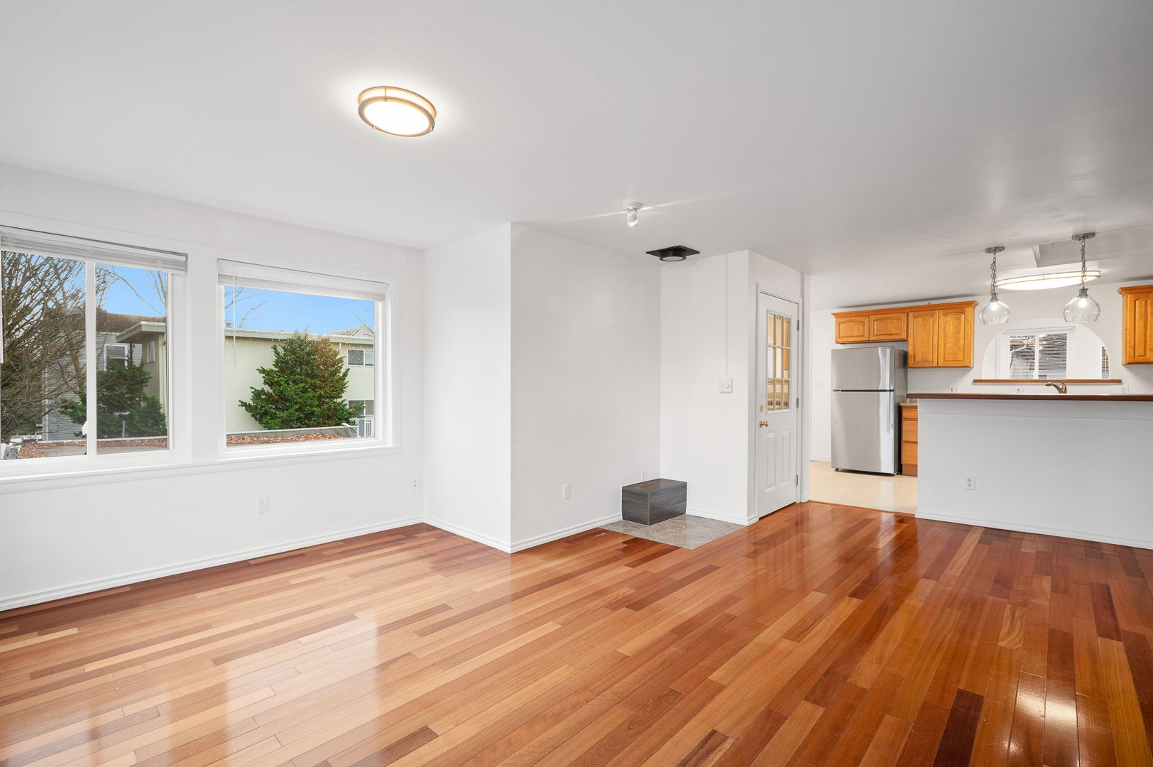 Seattle Apartment: 9001 35th Ave