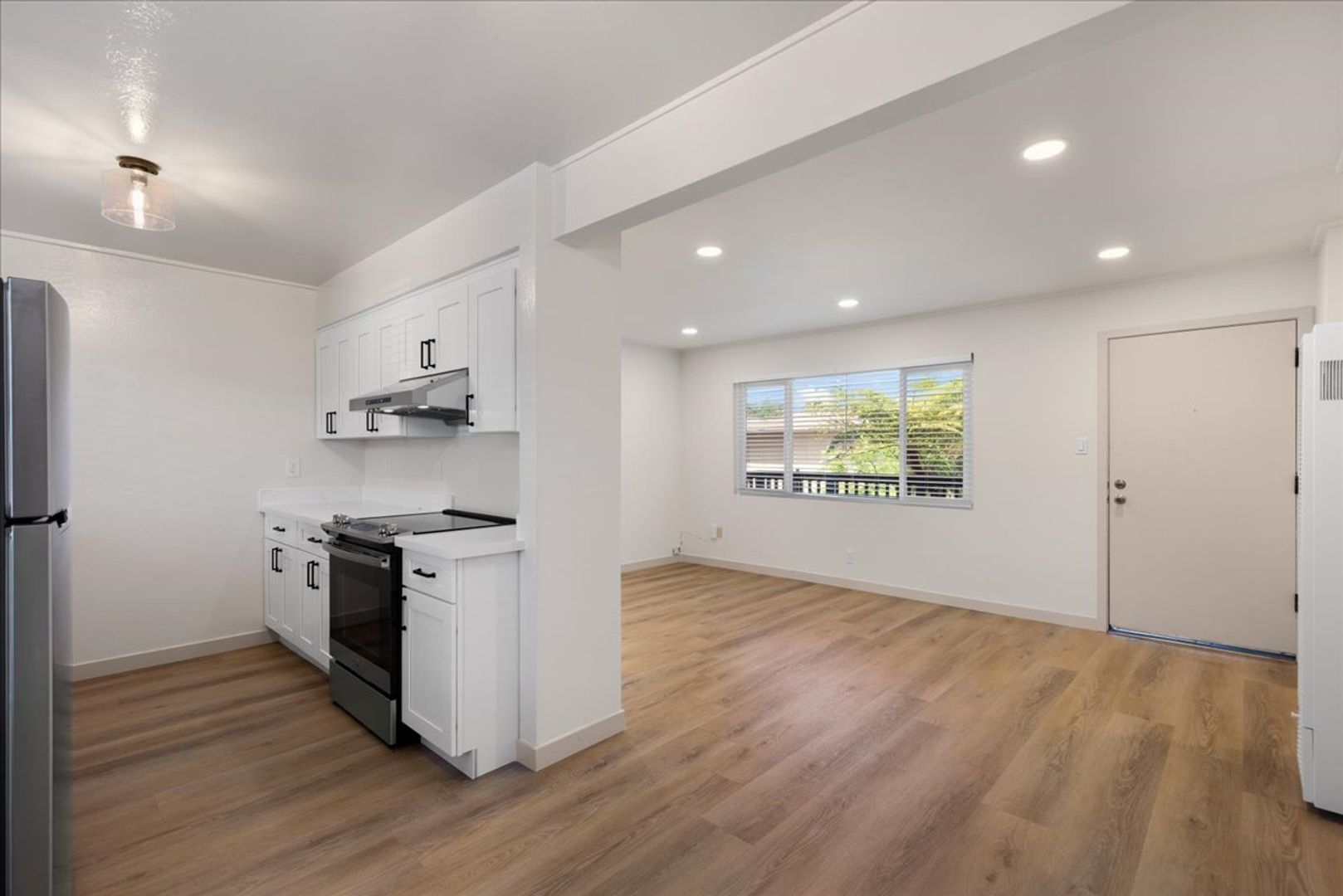 San Mateo Apartment: 655 N Delaware st