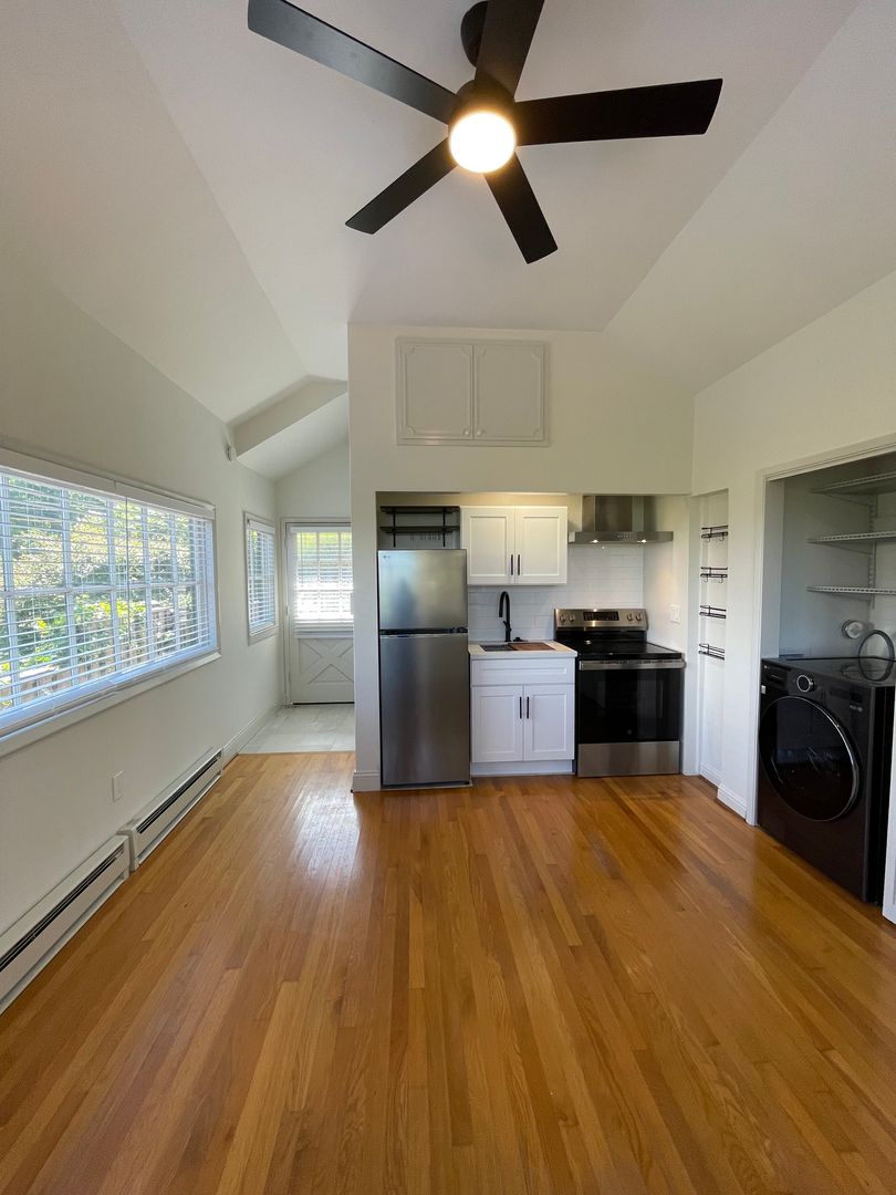 Los Gatos Apartment: 54 Cleland Avenue