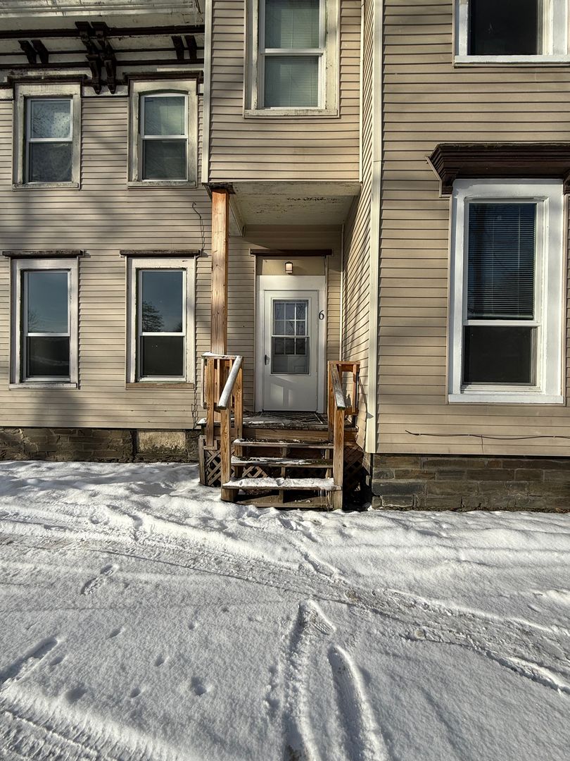 Norwich Apartment: 94 East Main St