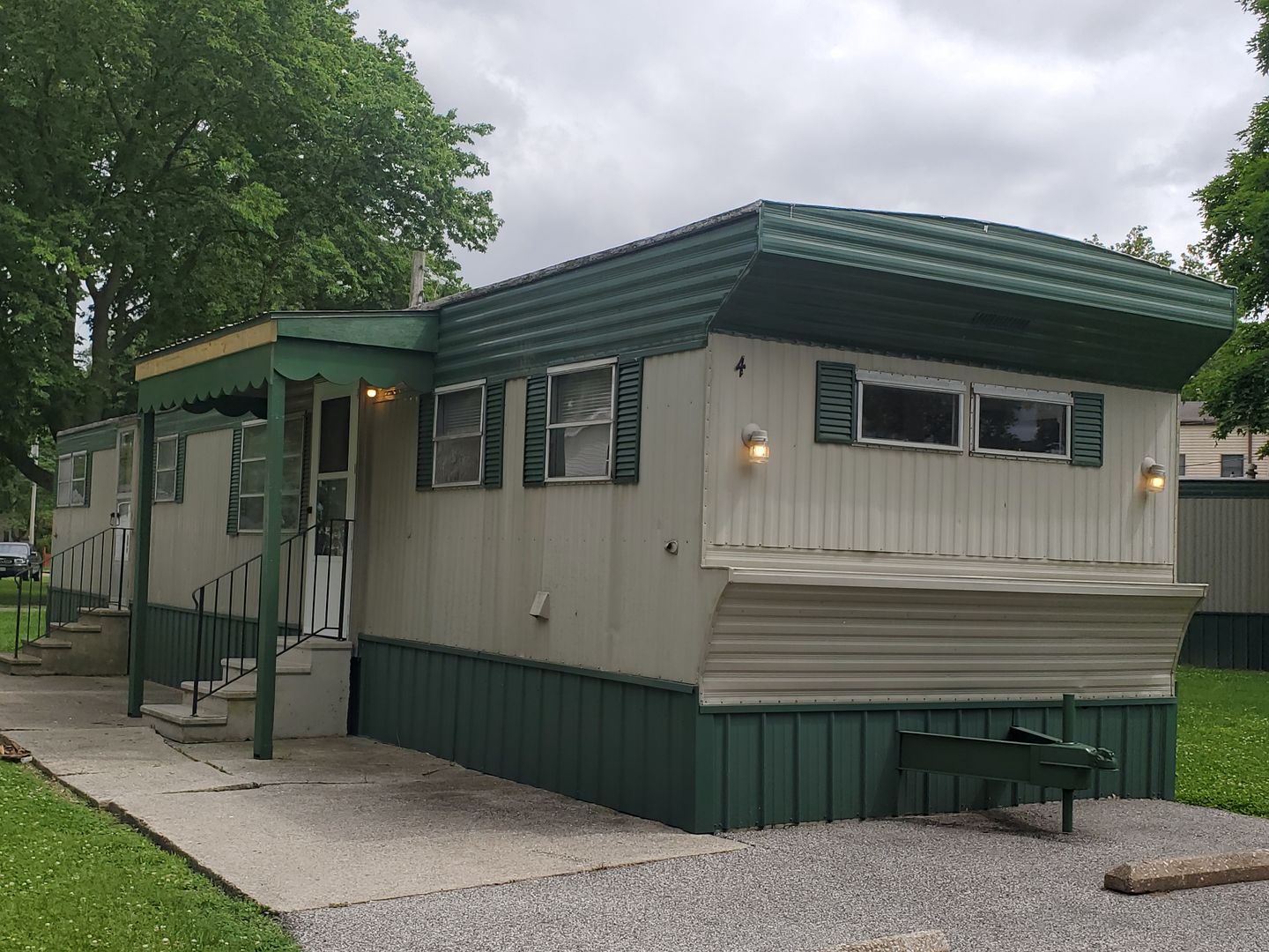 Mascoutah Apartment: 2 North John St