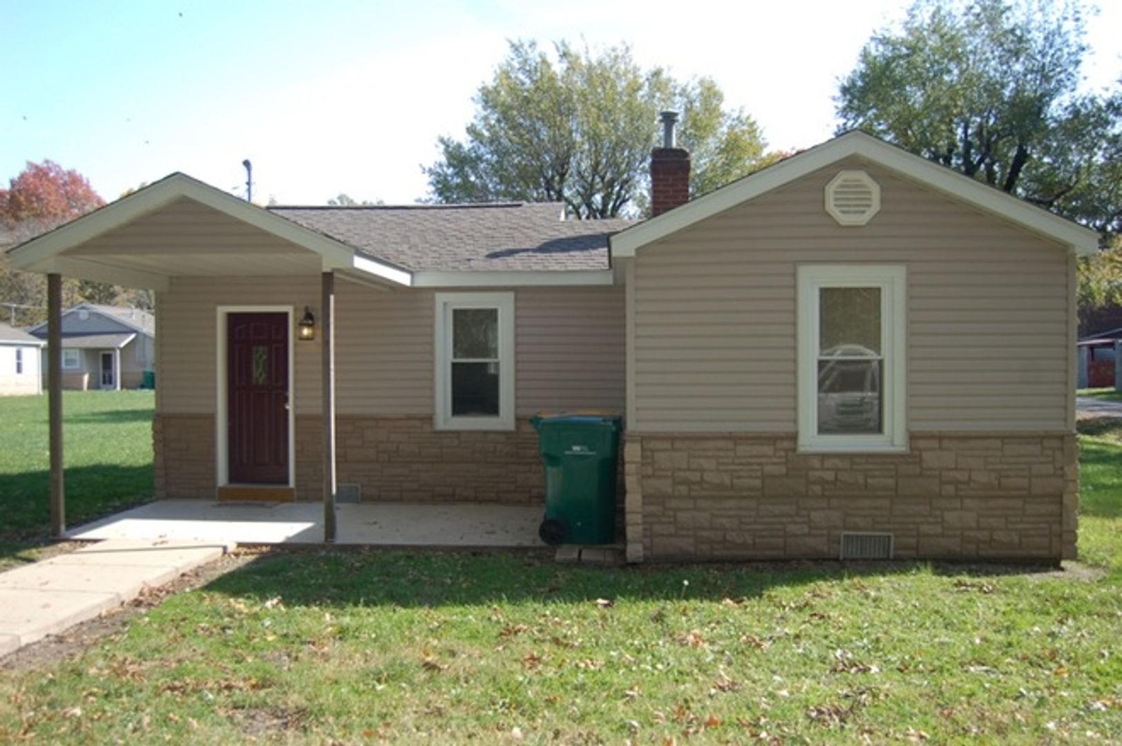 Mascoutah House: 1013 West Church St