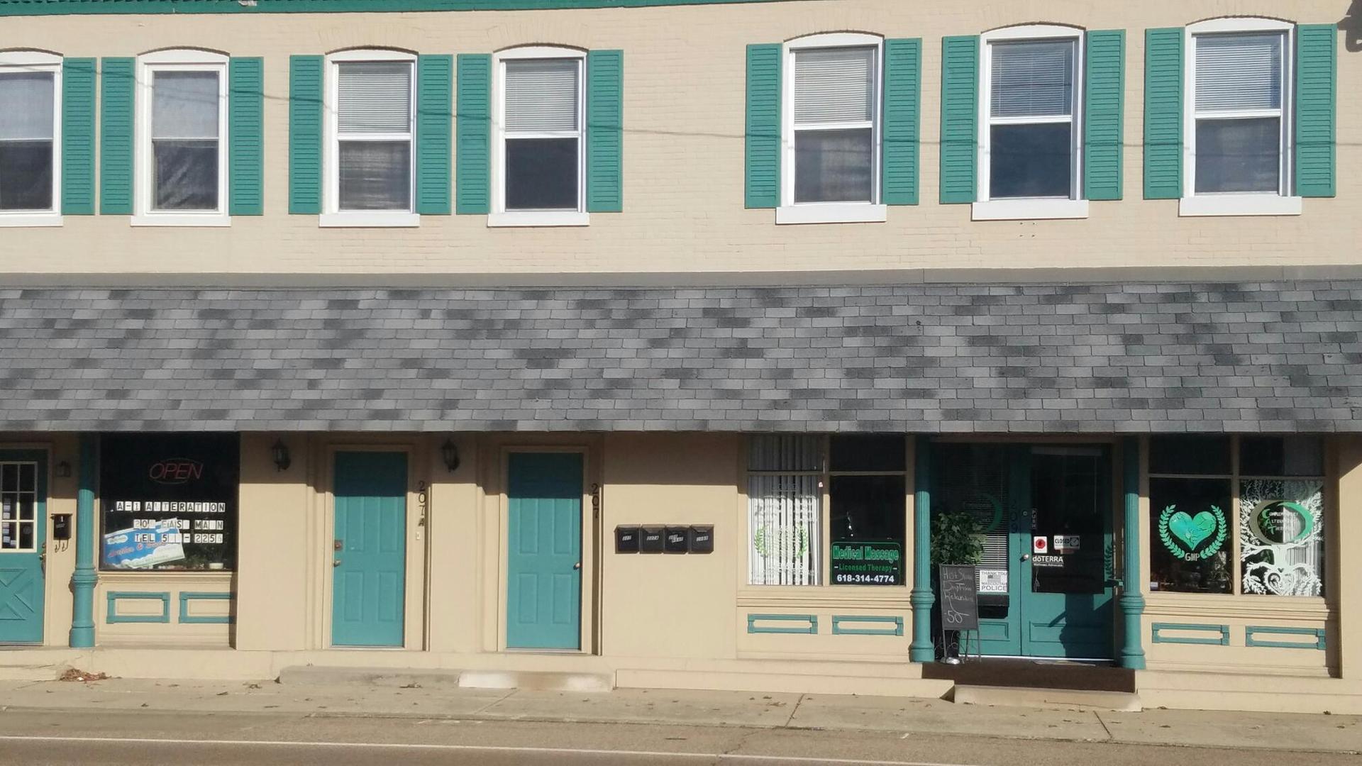 Mascoutah Apartment: 207 East Main St