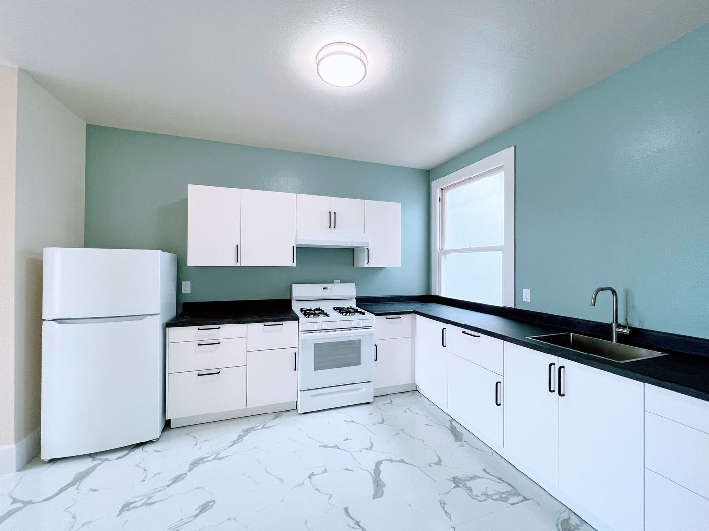 Watsonville Apartment: 19 East Lake Ave