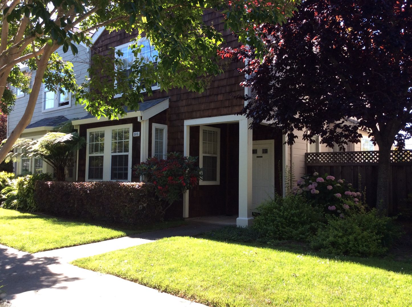 Santa Cruz House: 305 Village Circle