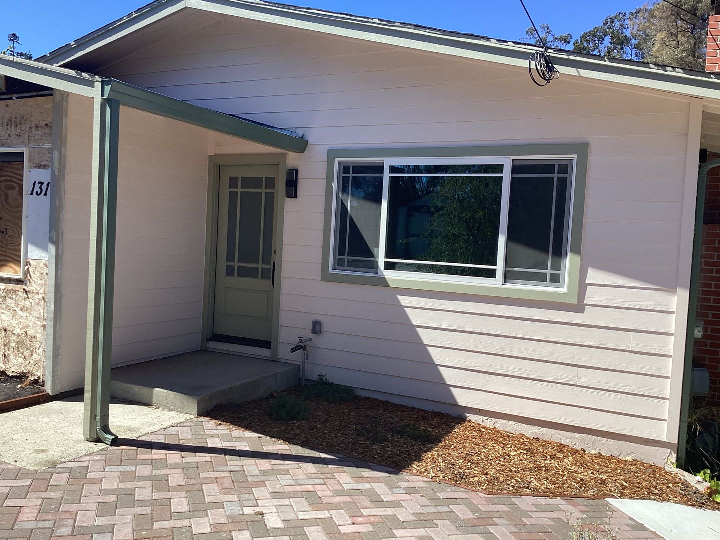 Santa Cruz House: 131 Sutphen Street