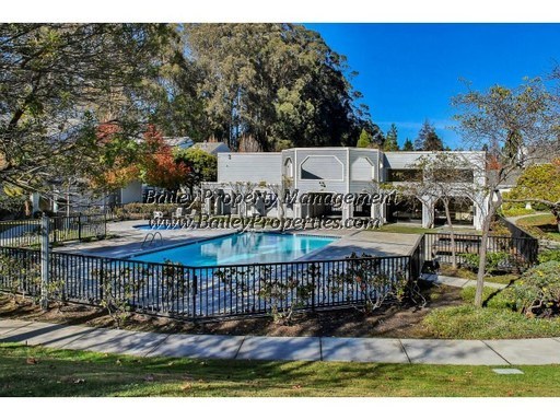 2bd/2ba condo in Aptos