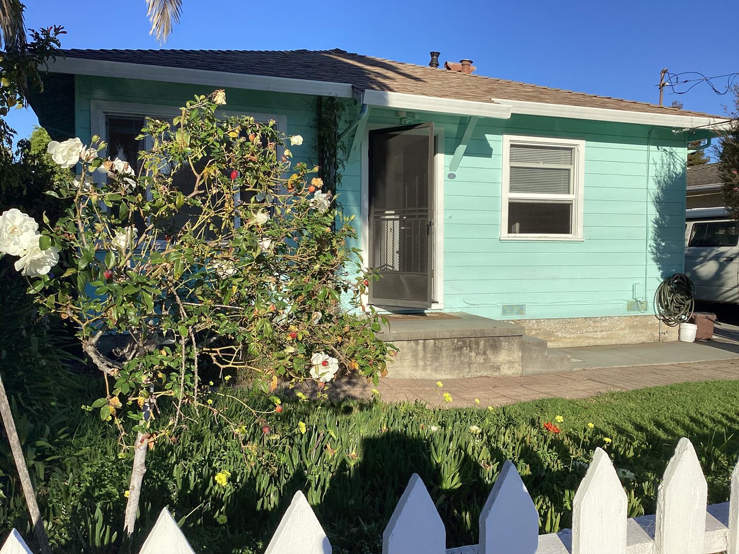 Santa Cruz House: 416 Bellevue