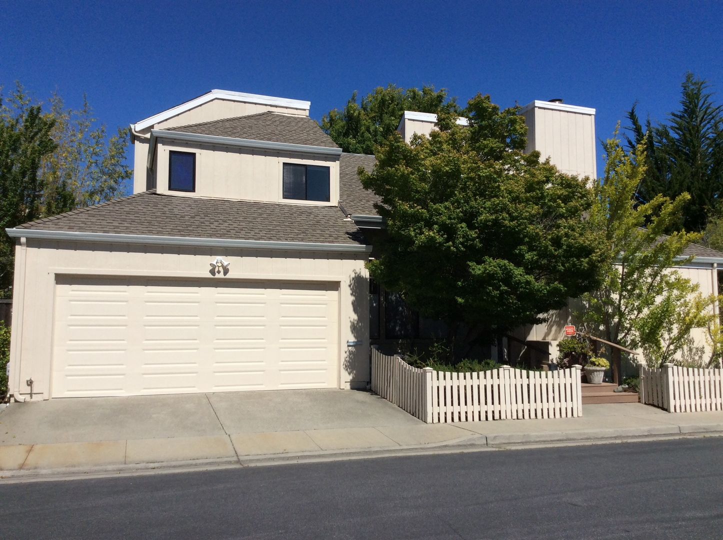 Santa Cruz House: 1 Berkeley Court