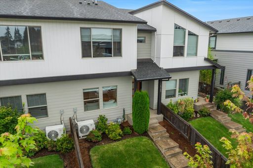 Modern 3 Bedroom Townhome with Garage in Happy Valley – photo 1