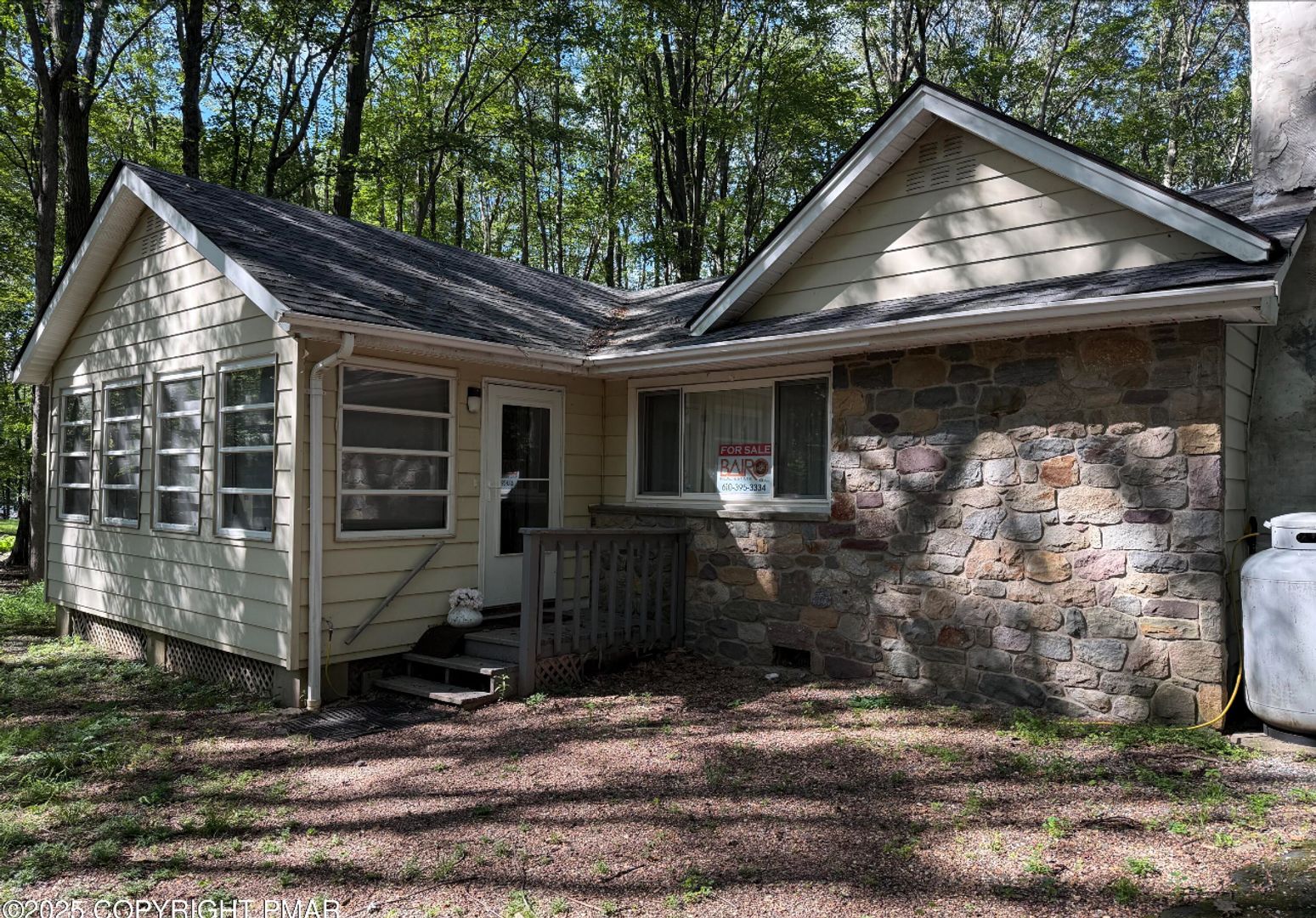 Pocono Summit House: 1146 Colt Lane