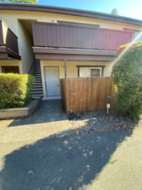 Cute one bedroom one bathroom ground floor unit