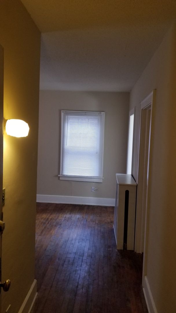 Minneapolis Apartment: 2617 3rd Avenue South