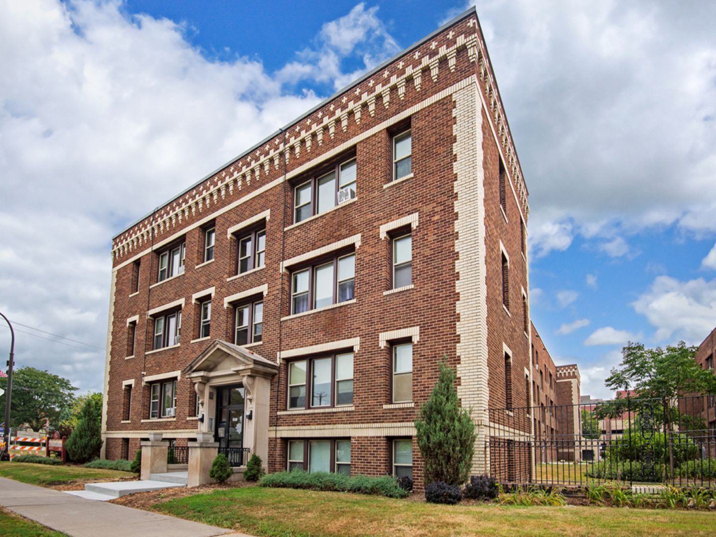 Minneapolis Apartment: 2801 Park Ave