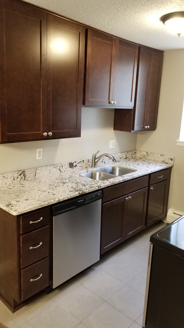 Minneapolis Apartment: 2742 Hennepin Avenue South