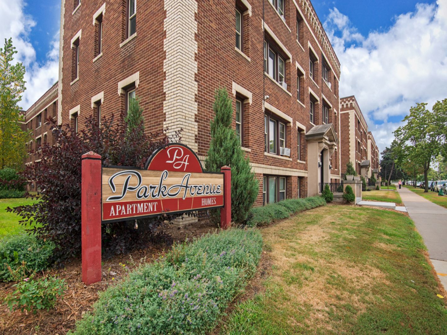 Minneapolis Apartment: 2801 Park Ave