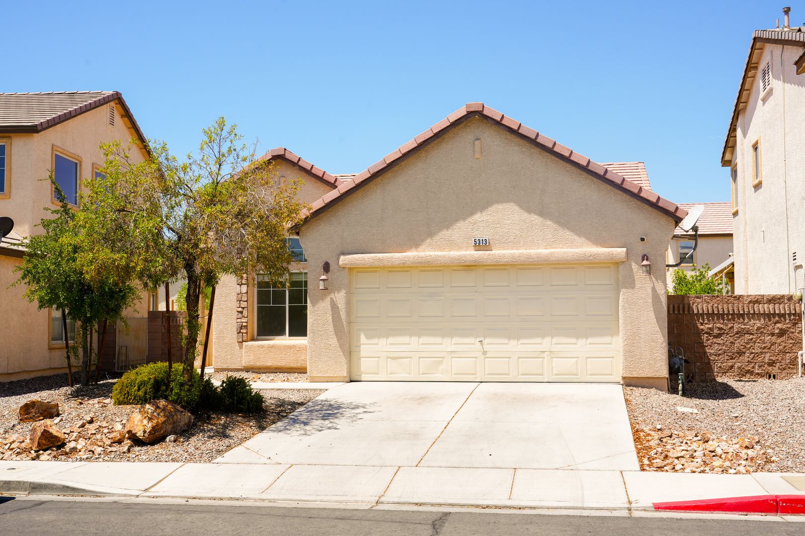 North Las Vegas House: 5313 Wild Sunflower St