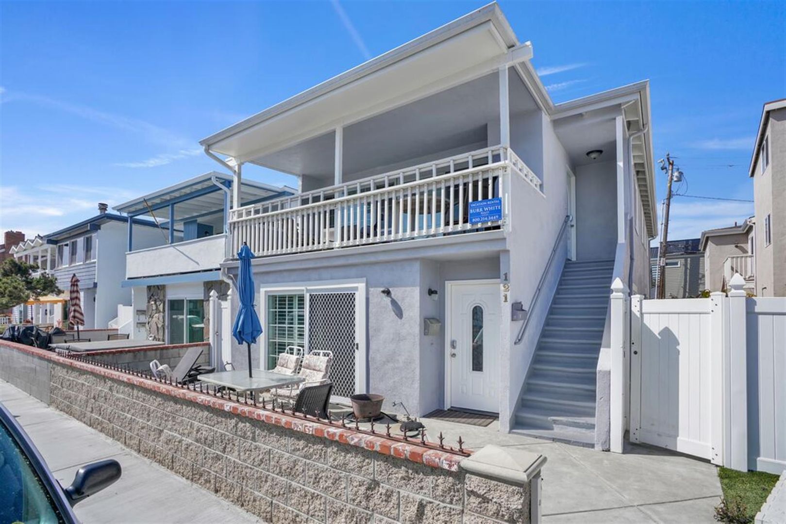 Newport Beach Apartment: 121 33rd St.