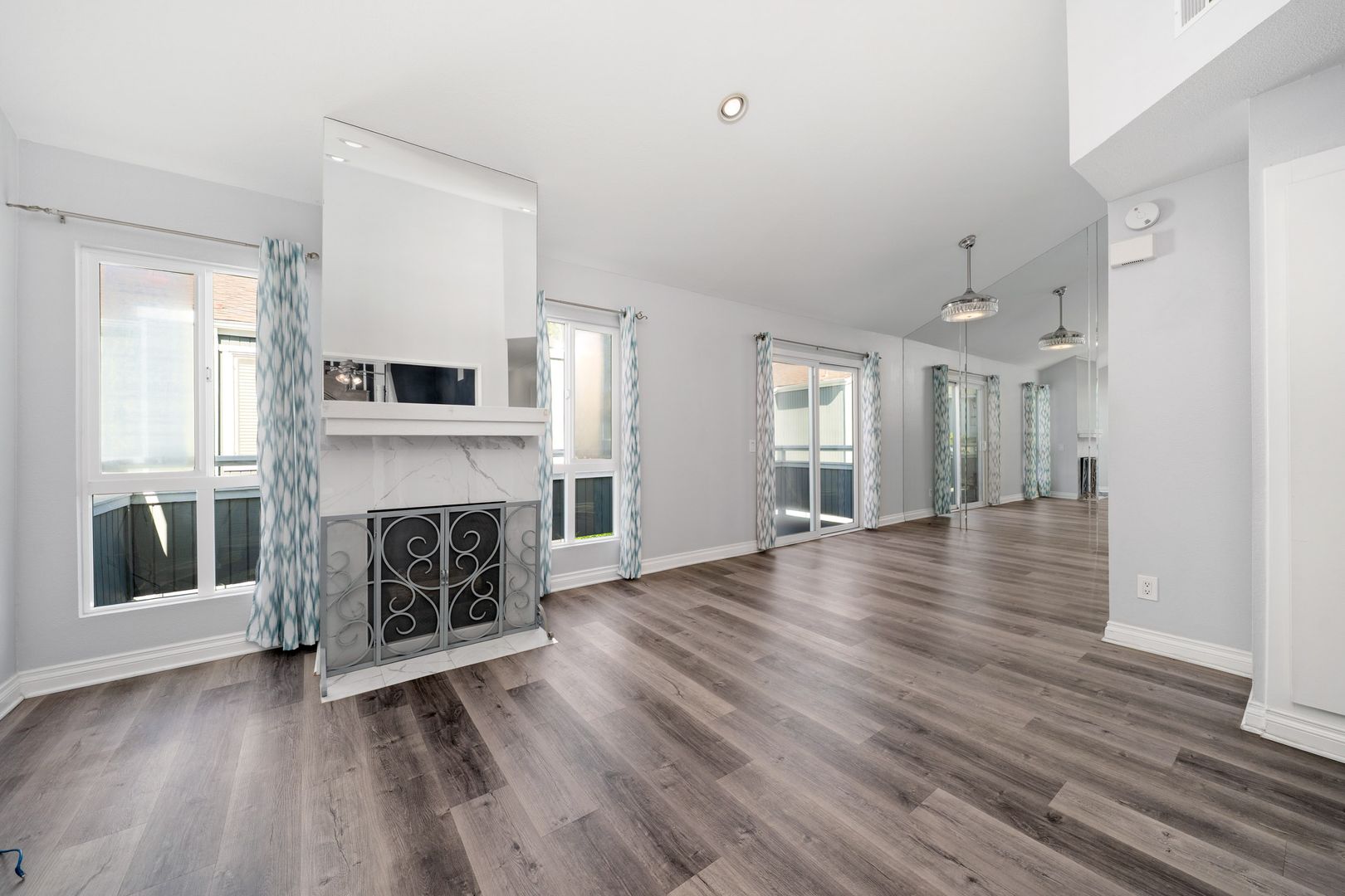 Newport Beach House: 24 Seaside Circle