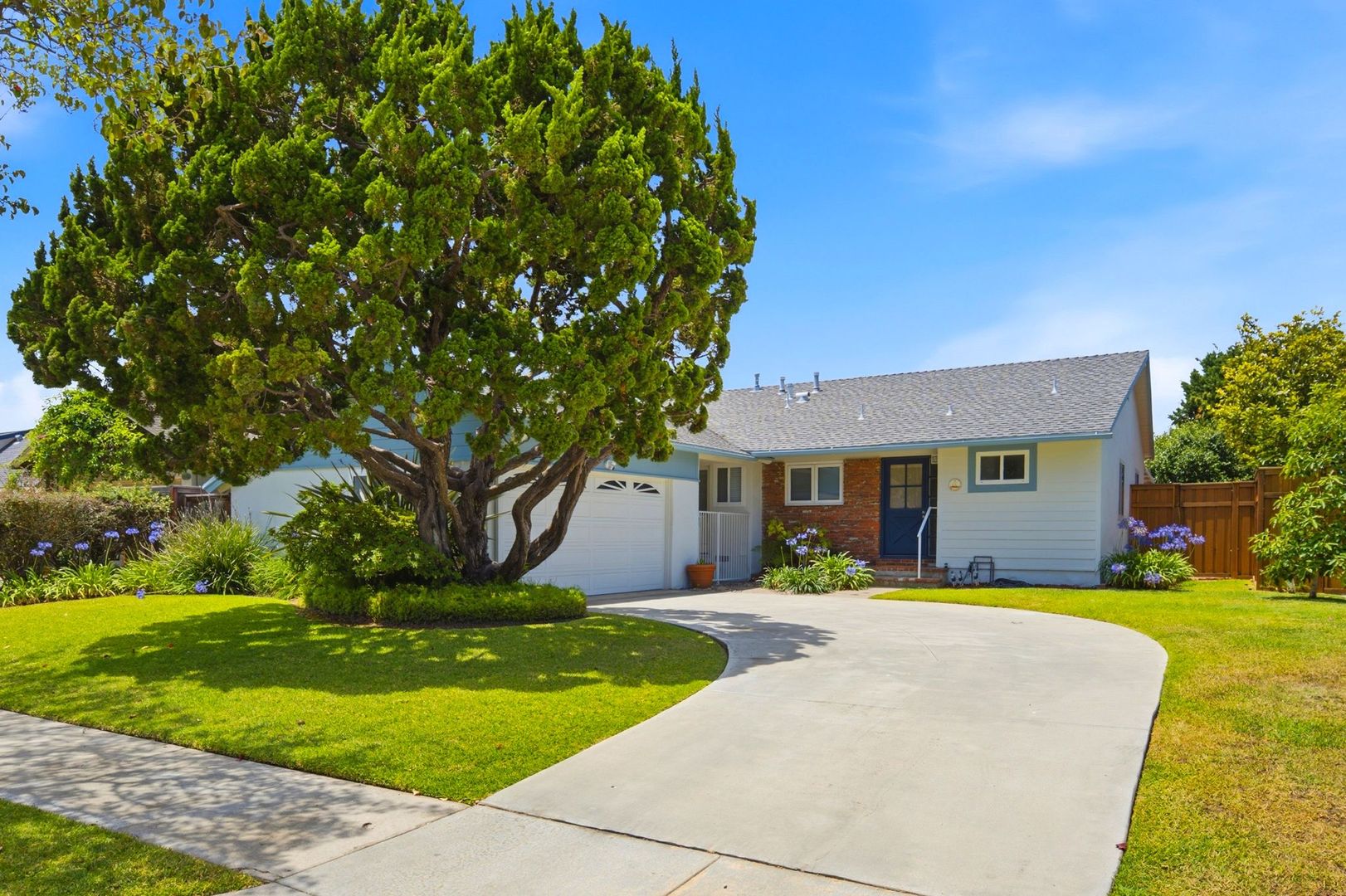 Costa Mesa House: 2187 Raleigh Ave