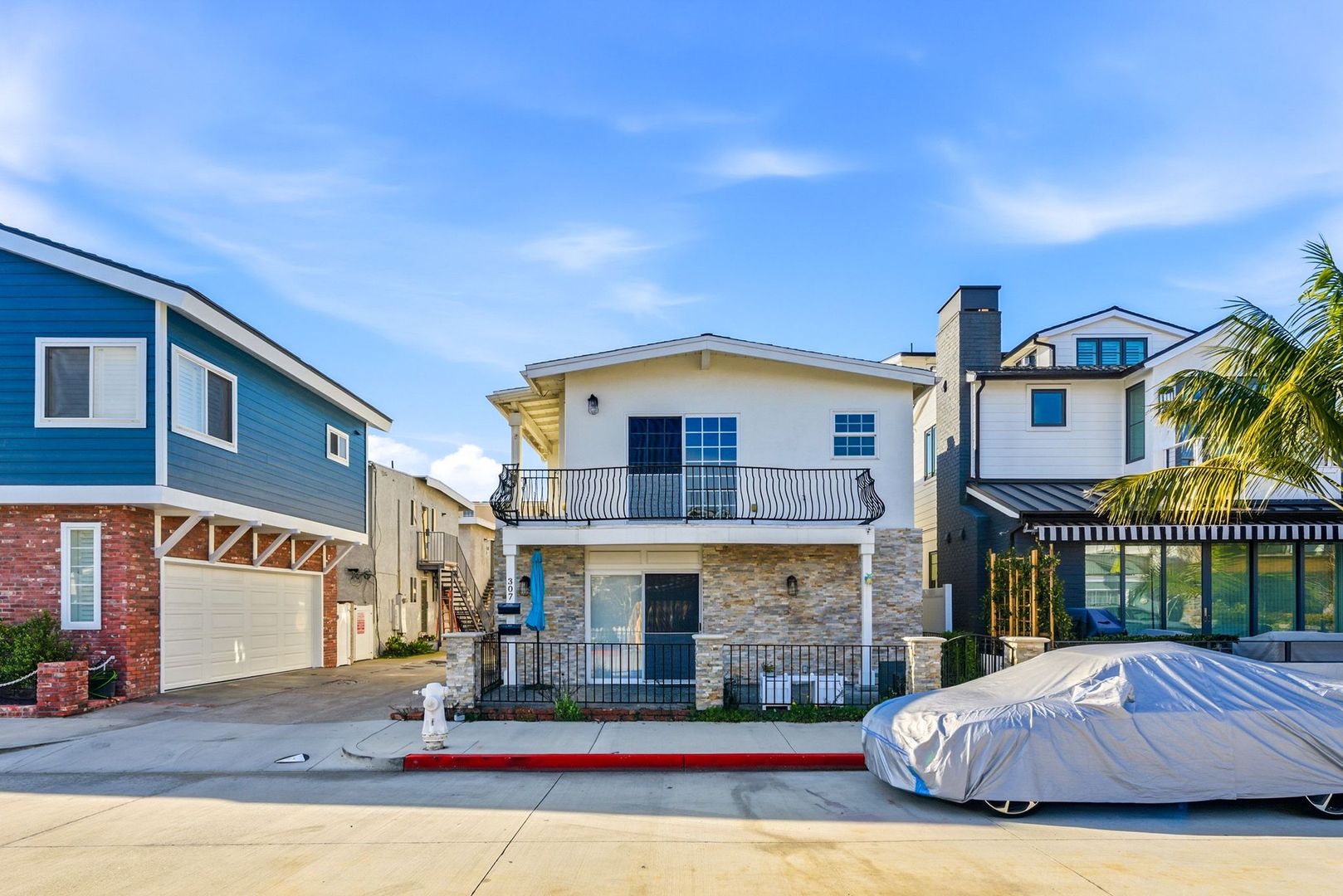 Corona Del Mar Apartment: 307 1/2 Anade Ave.