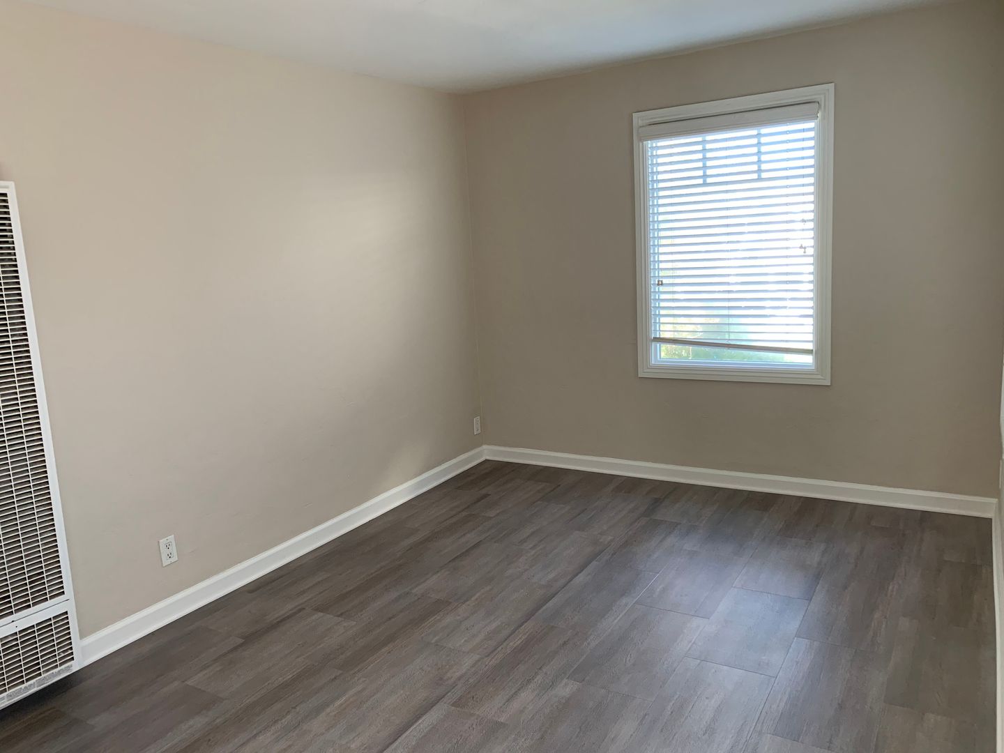 Seal Beach Apartment: 1424 Ocean Avenue