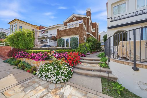 Premier Location in Corona Del Mar for 12-Month Lease