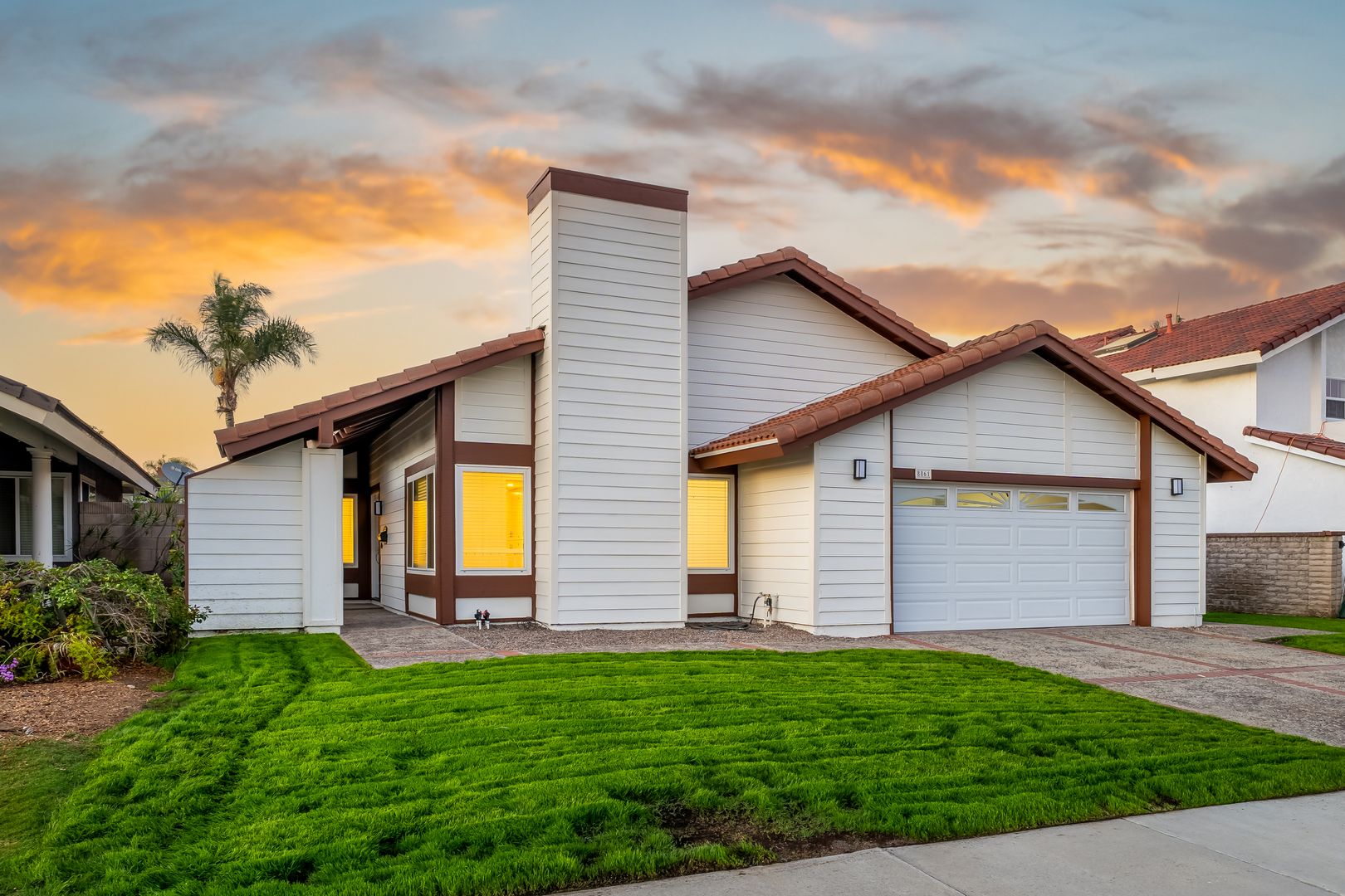 Huntington Beach House: 8861 Dorsett Dr.