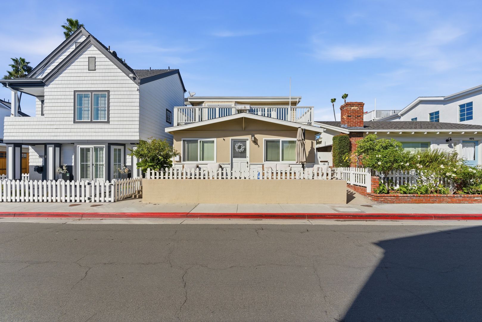 Newport Beach Apartment: 403 38th St.