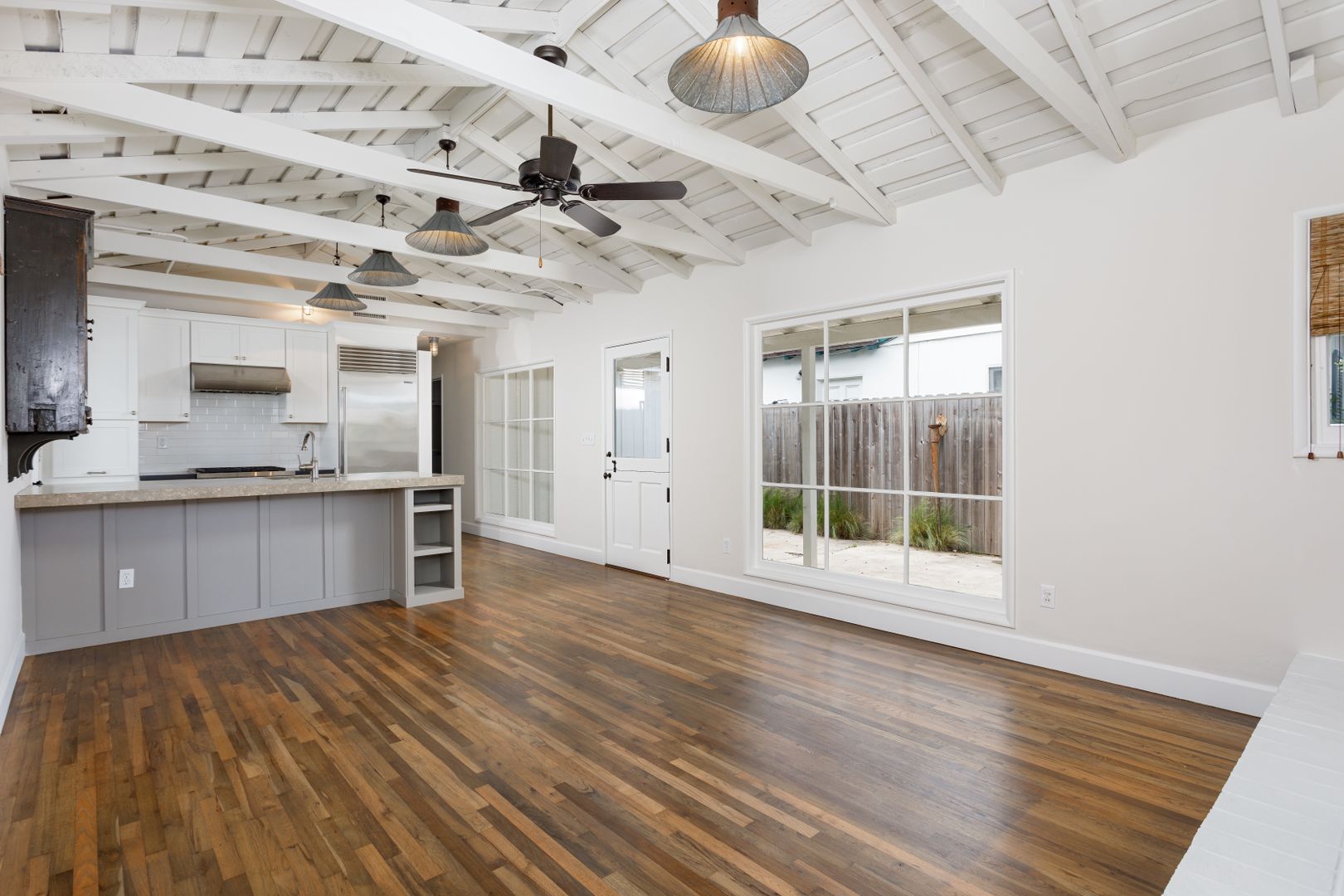 Corona Del Mar Apartment: 502 Poinsettia Ave.