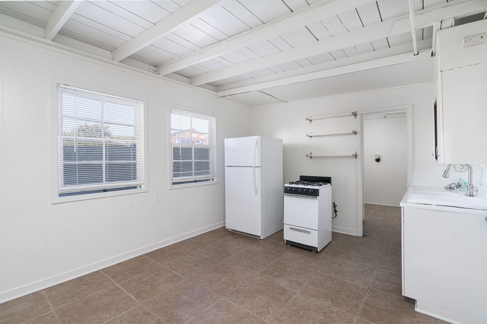 Newport Beach Apartment: 218 29th St.
