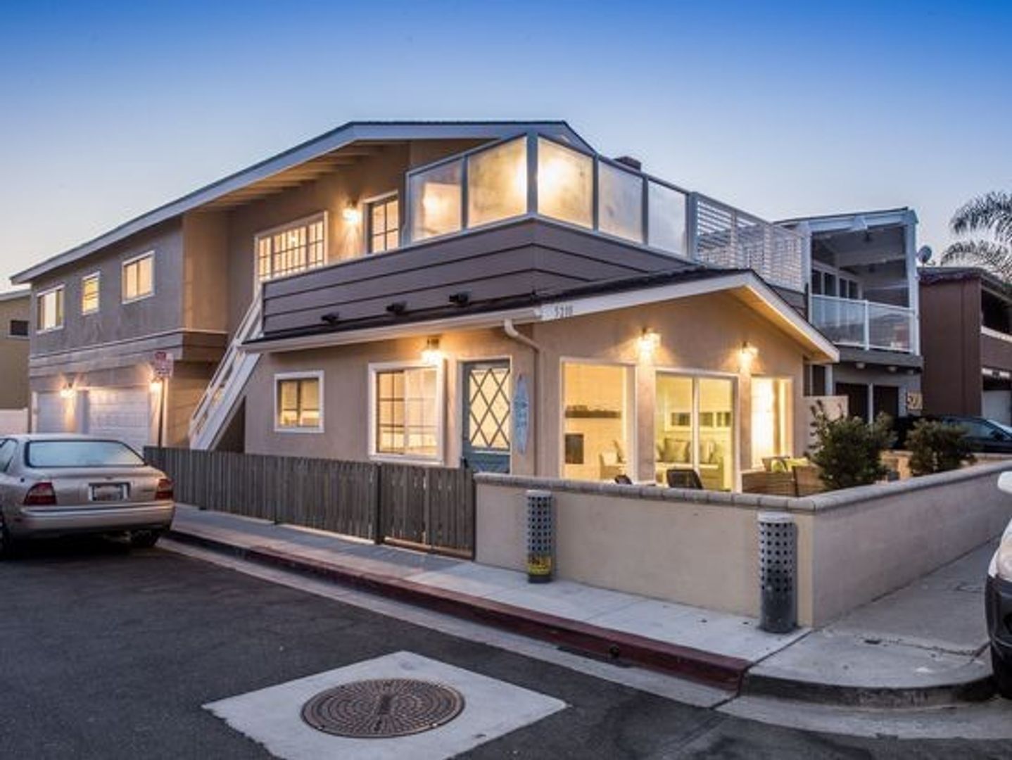 Newport Beach Apartment: 5210 Neptune Ave
