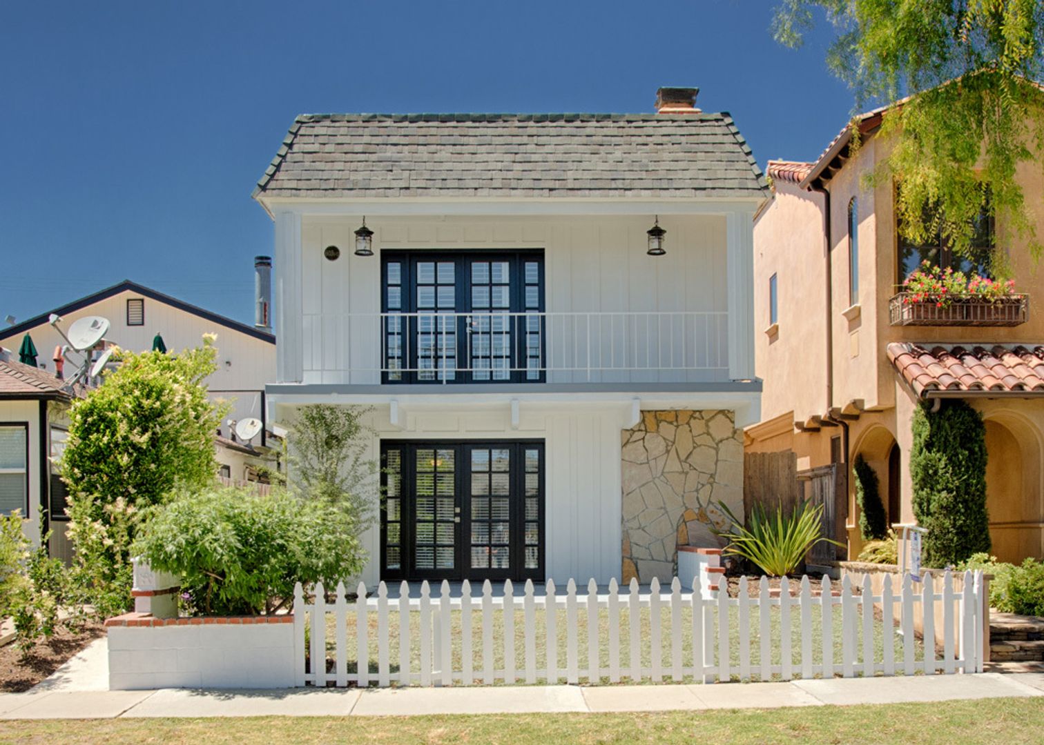 Corona Del Mar Apartment: 603 Begonia