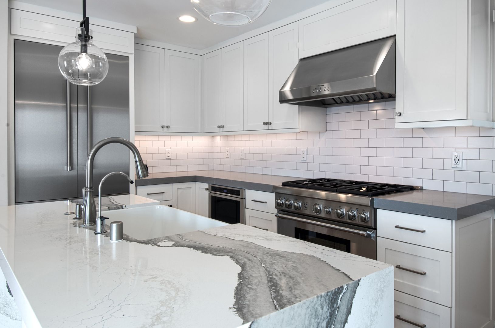 Corona Del Mar House: 503 1/2 Poinsettia Ave